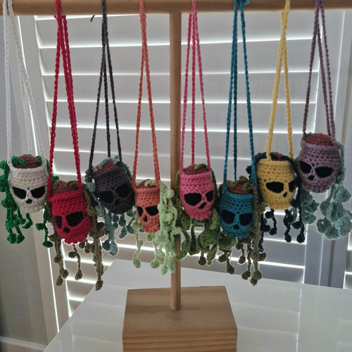 Crochet skull plants